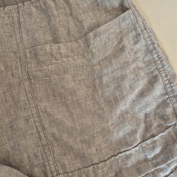 Athleta Women's Cabo Lightweight Linen 4" Inseam Shorts in Stone Gray - Size 10 - Picture 10 of 16